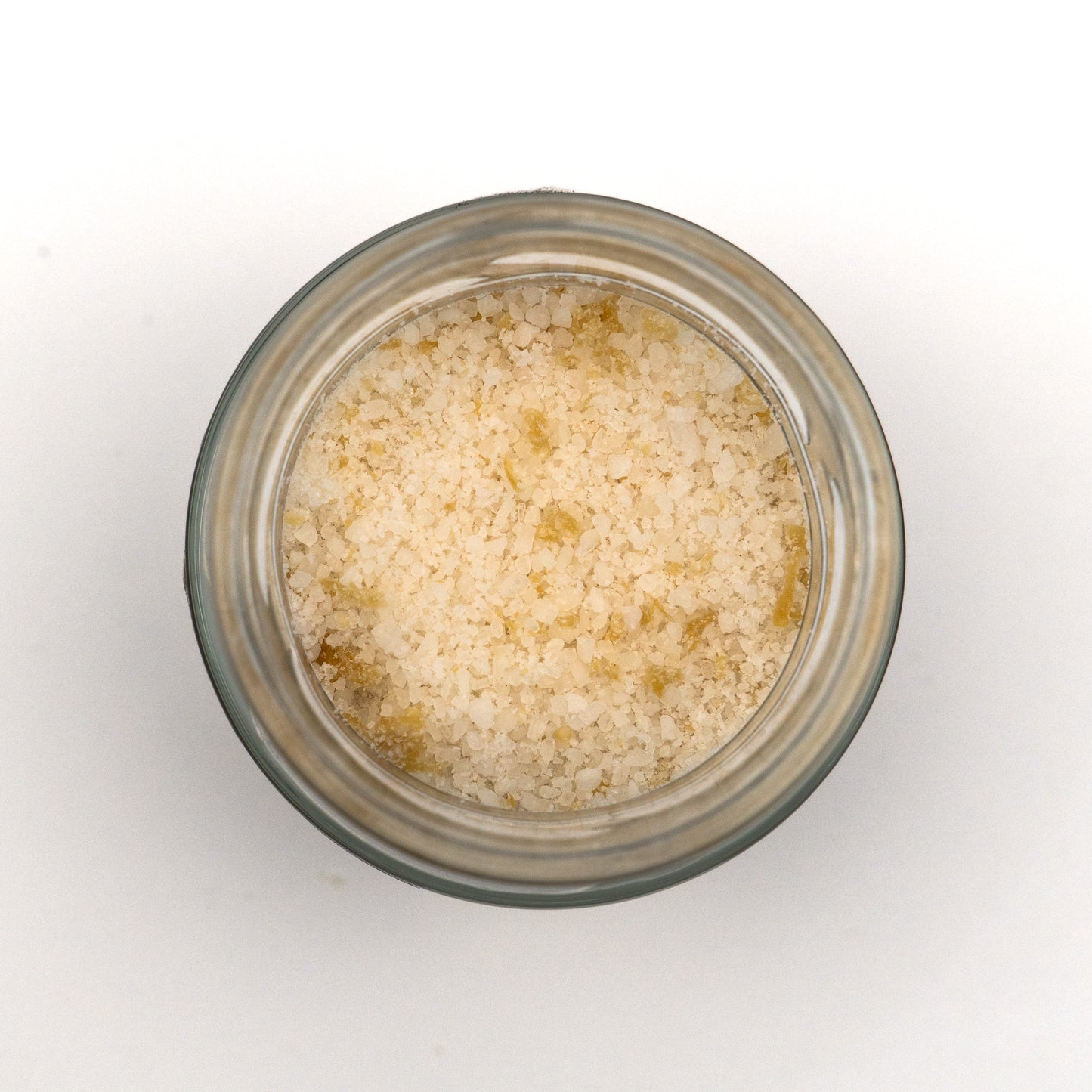 Offenes Glas Ingwersalz – gelblich, feines Meersalz mit geriebenem Ingwer