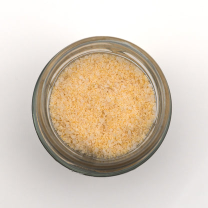 Offenes Glas Knoblauchsalz – feines Meersalz mit Knoblauchgranulat